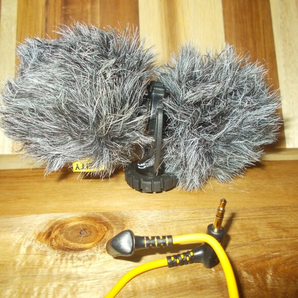 Deity Microphones V-Mic D4 DUO Dual Cardioid Camera Microphone Mono/Stereo - Picture 5 of 7